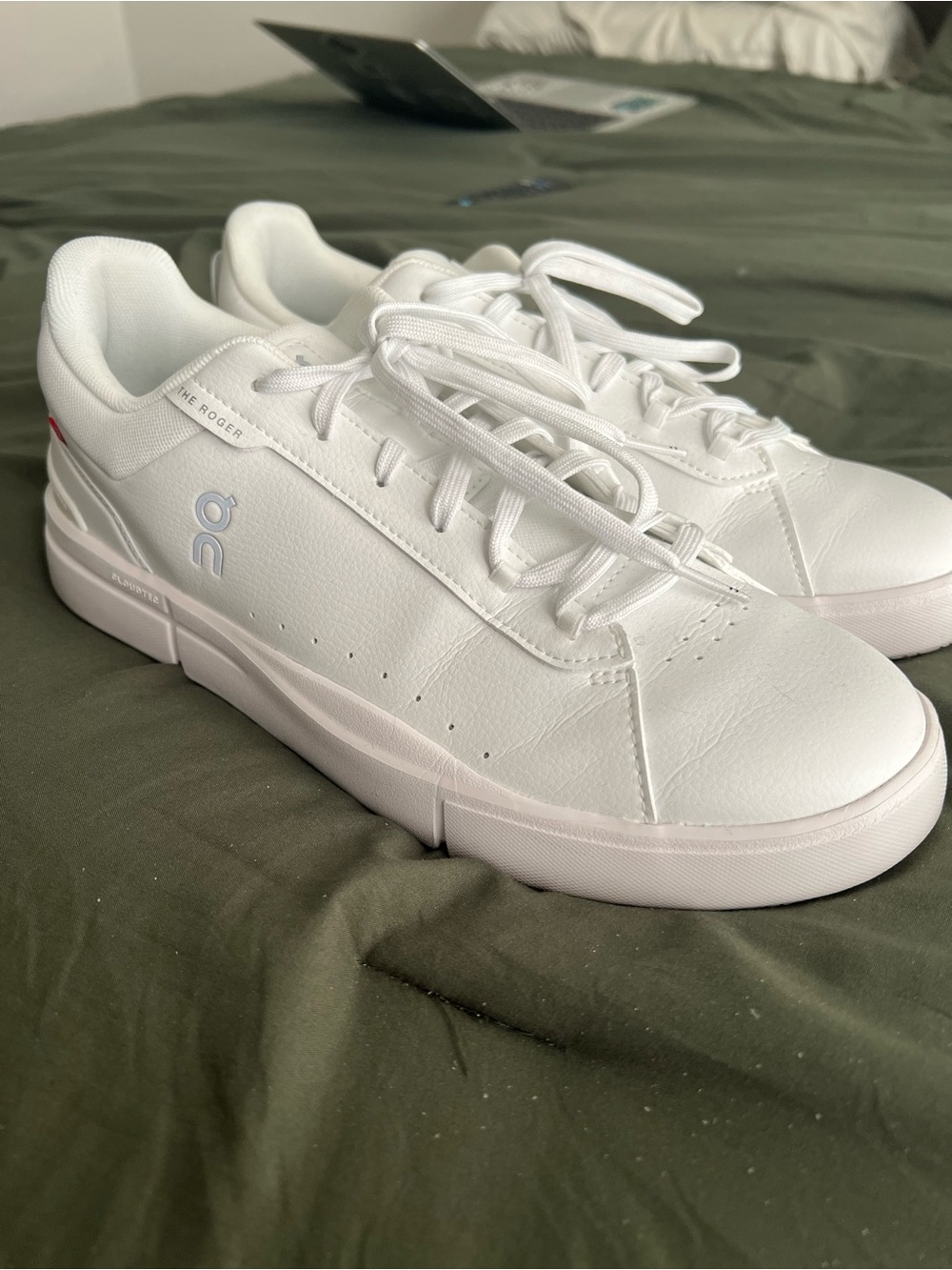 On Rodger Advantage Men's Sneaker. Great condition. Size 10.5